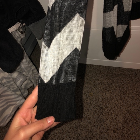 Black & grey cardigan - Picture 5 of 5